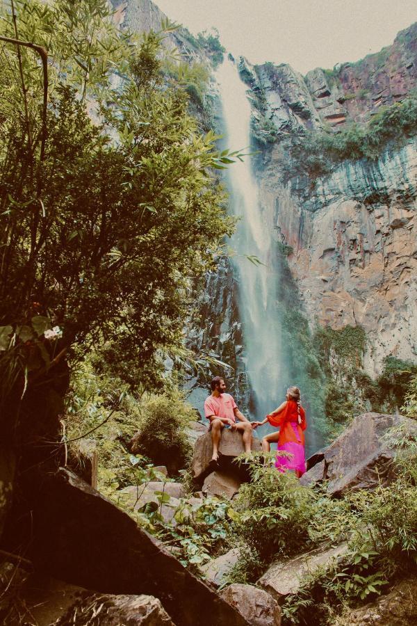 Chales Estancia Cachoeira Do Avencal ウルビシ エクステリア 写真